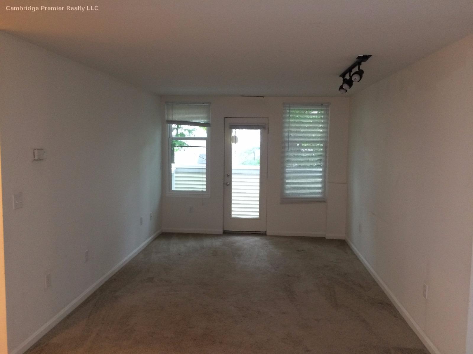 218 Thorndike St., Cambridge, MA - 2,780 USD/ month