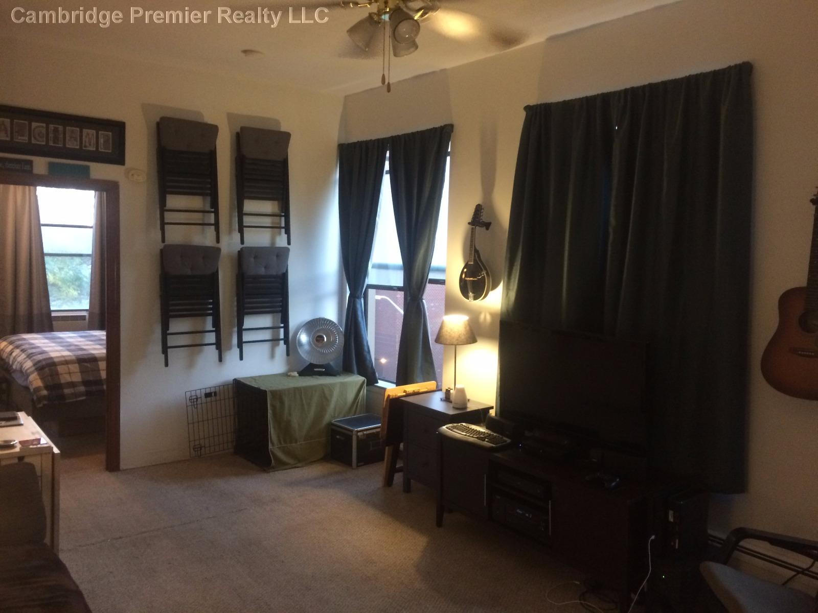 247 Pearl St, Winter Hill