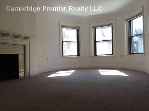 1039 Massachusetts Ave, Harvard Square