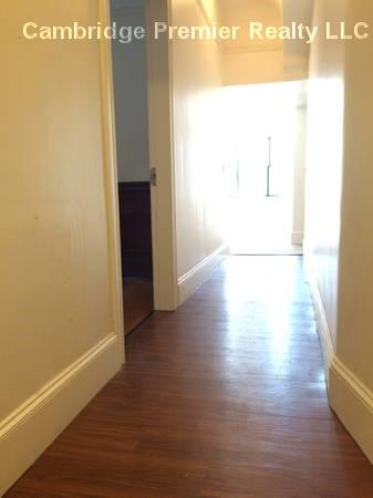 1039 Massachusetts Ave, Harvard Square