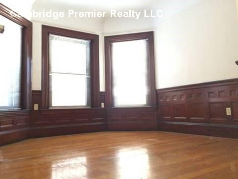 1039 Massachusetts Ave, Harvard Square