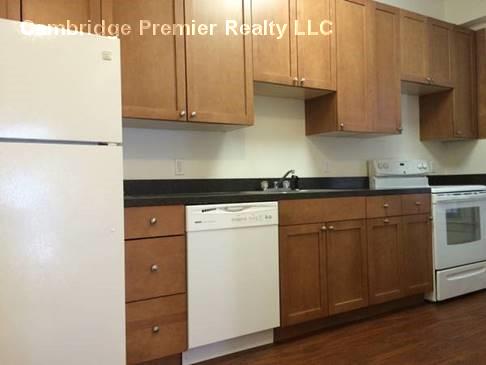 1039 Massachusetts Ave, Harvard Square