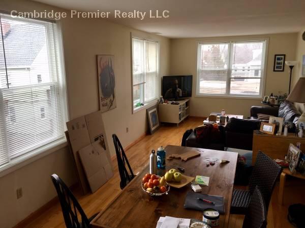 154 Cedar St, Powder House Square