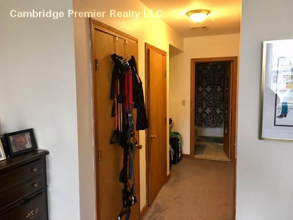 154 Cedar St, Powder House Square