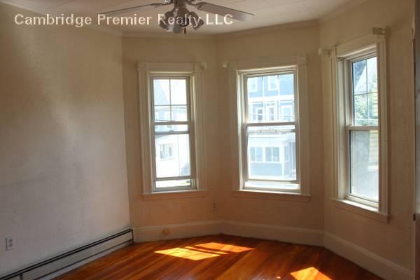 27 Princeton St, Medford