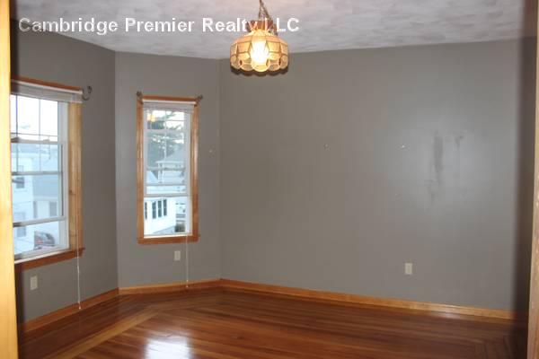 27 Princeton St, Medford