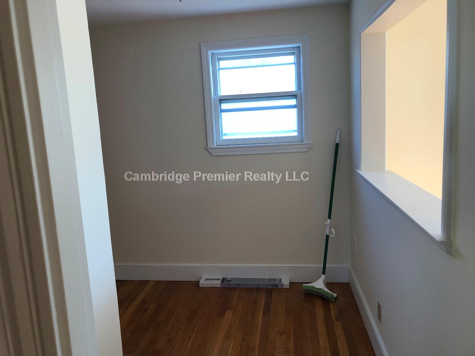 55 Bonair St, East Somerville