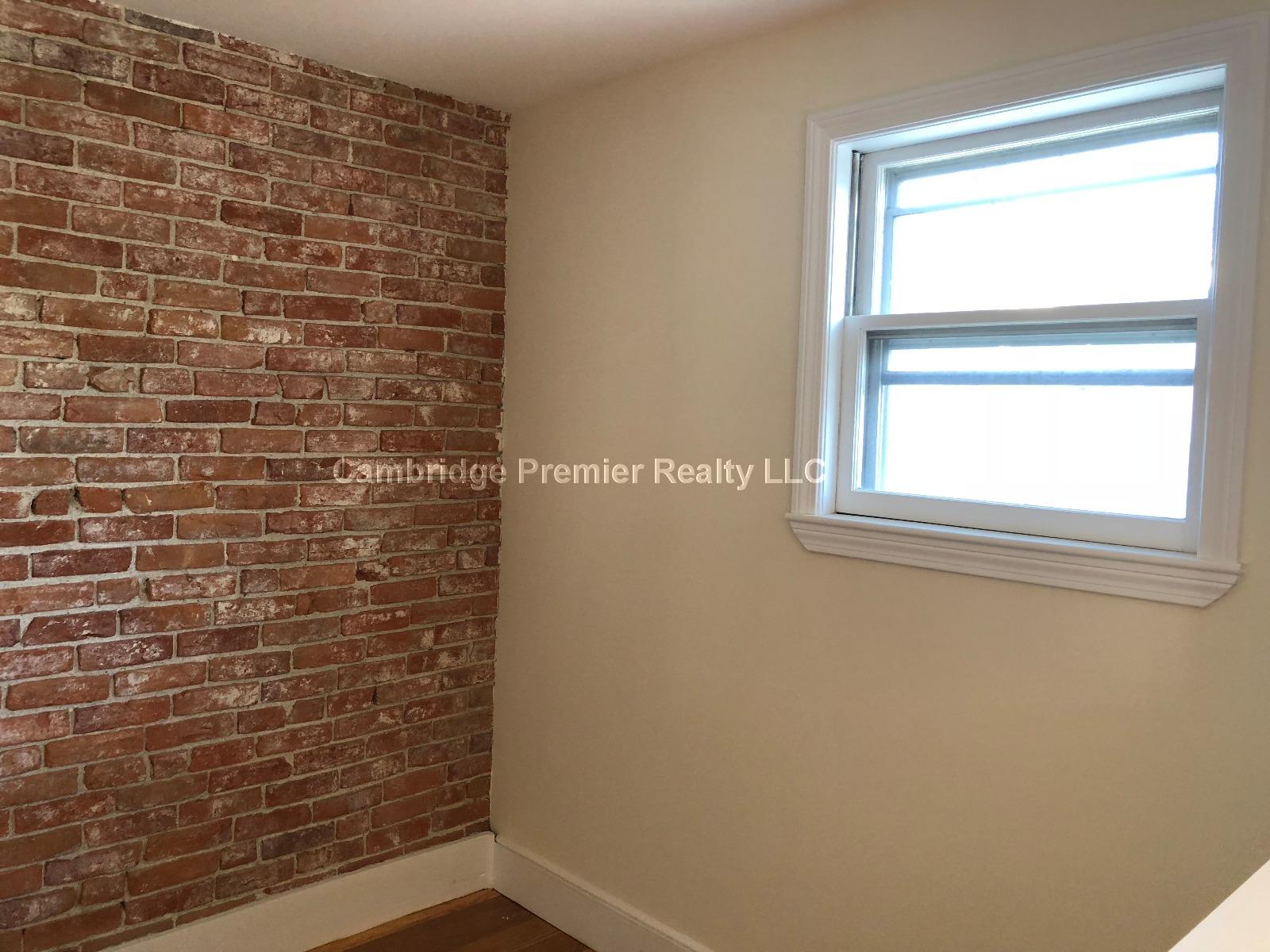 55 Bonair St, East Somerville