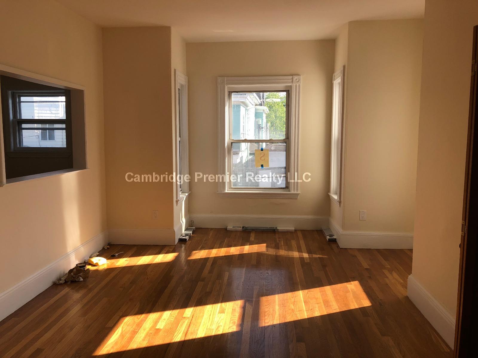 55 Bonair St, East Somerville