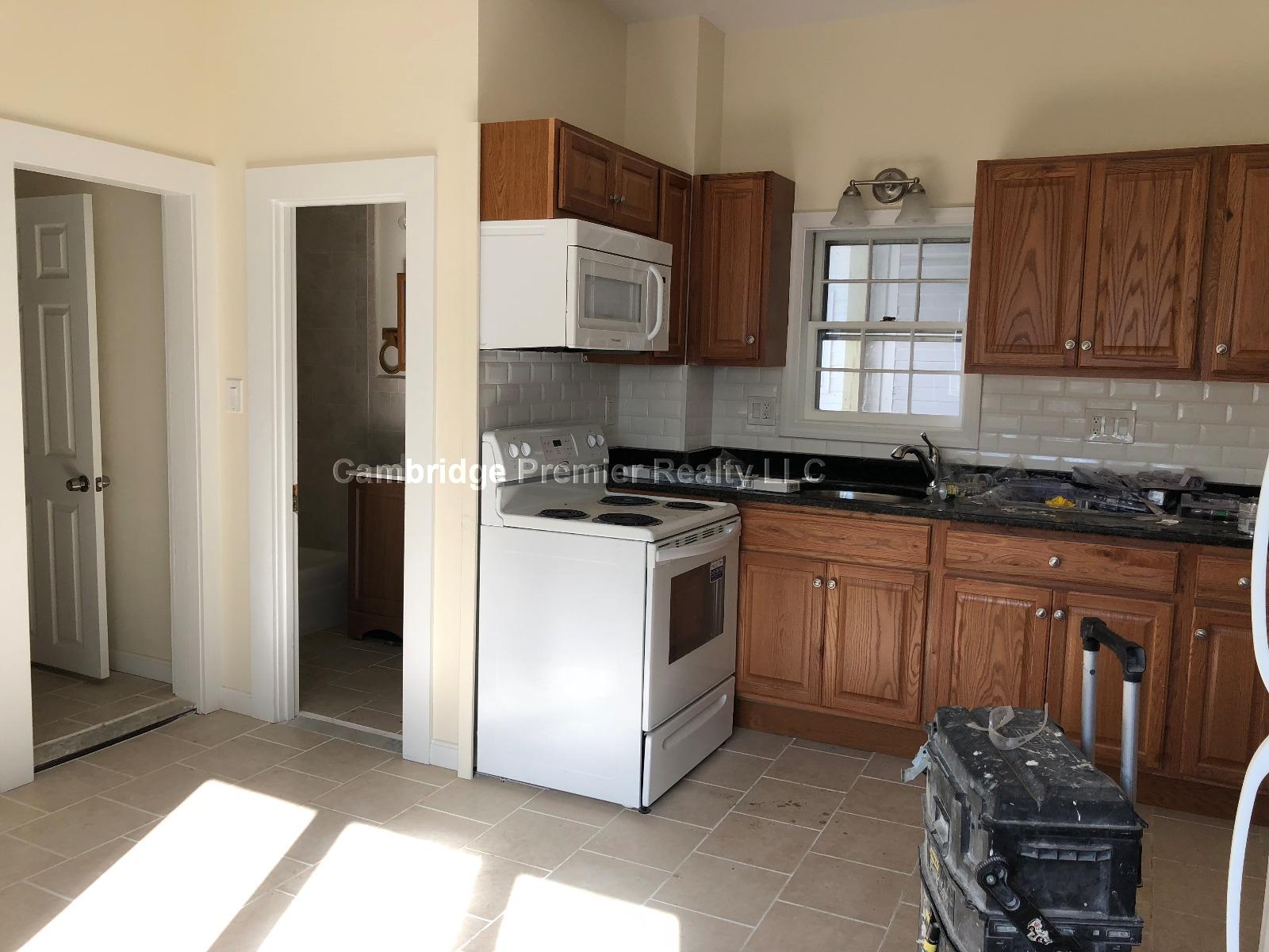 55 Bonair St, East Somerville