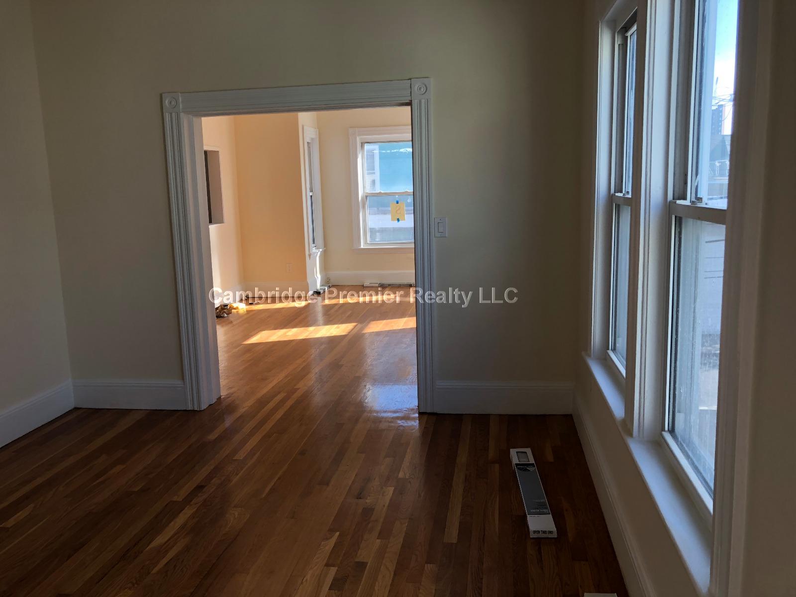 55 Bonair St, East Somerville