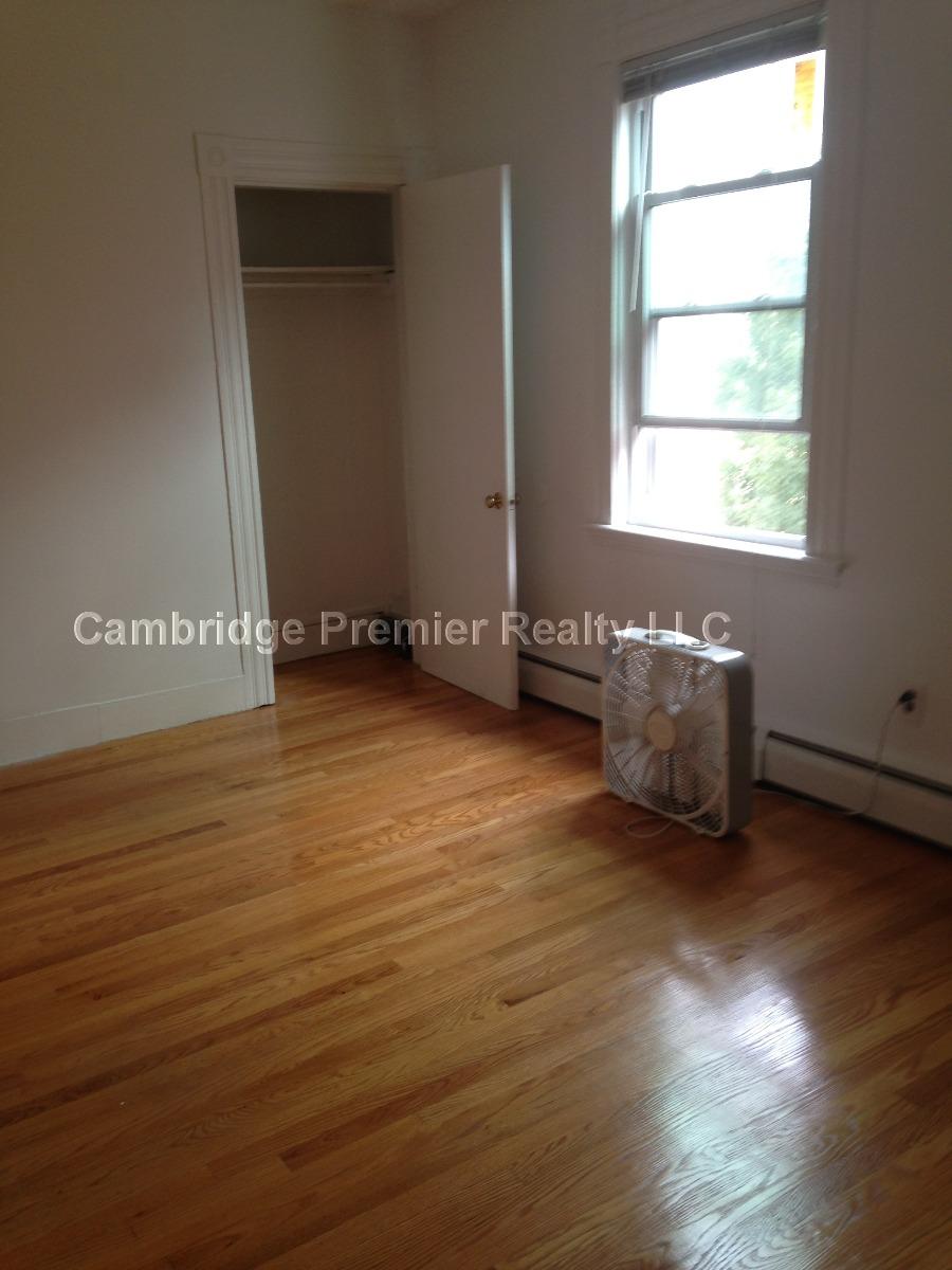 63 Webster Ave, Union Square