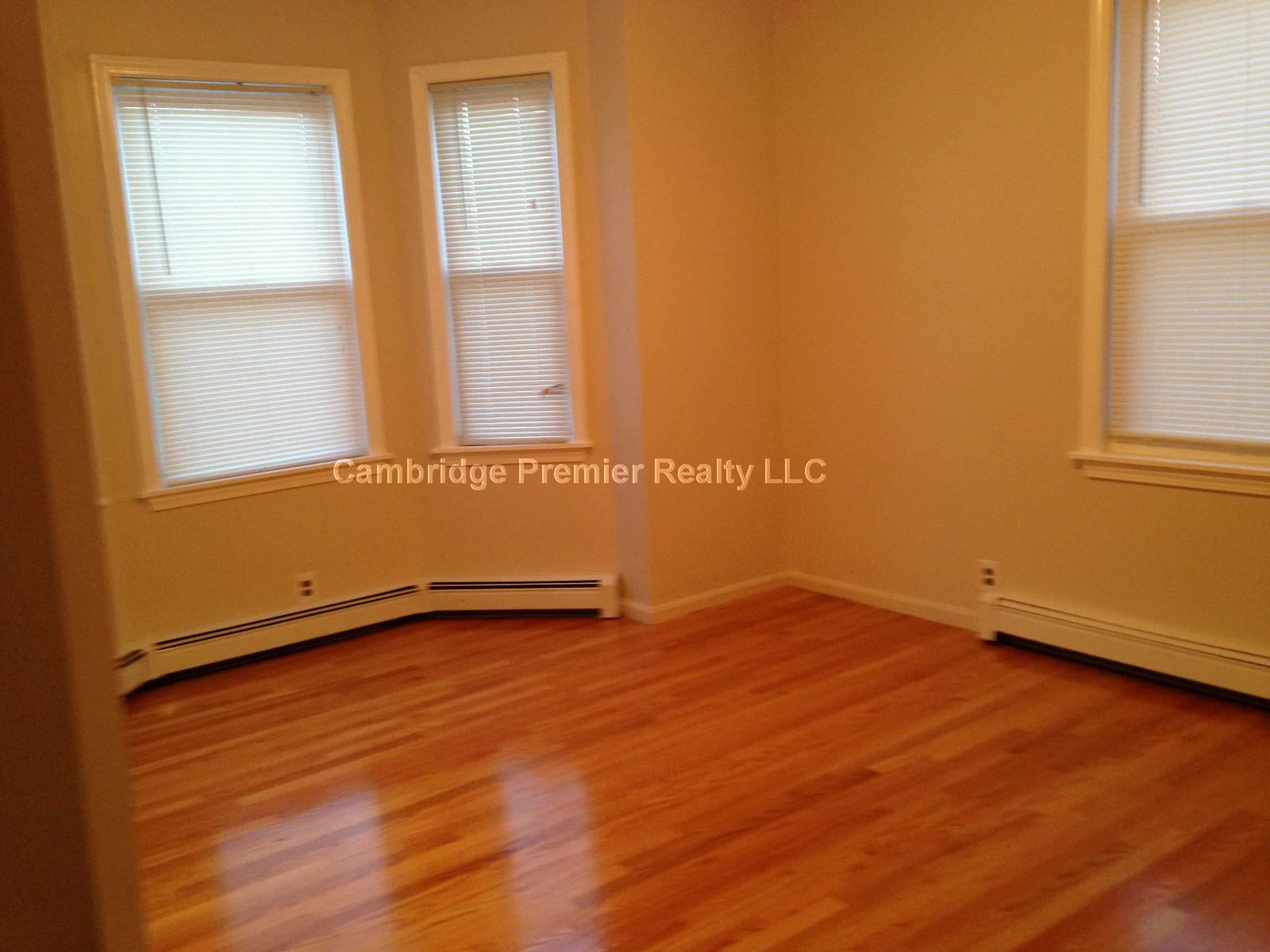 63 Webster Ave, Union Square