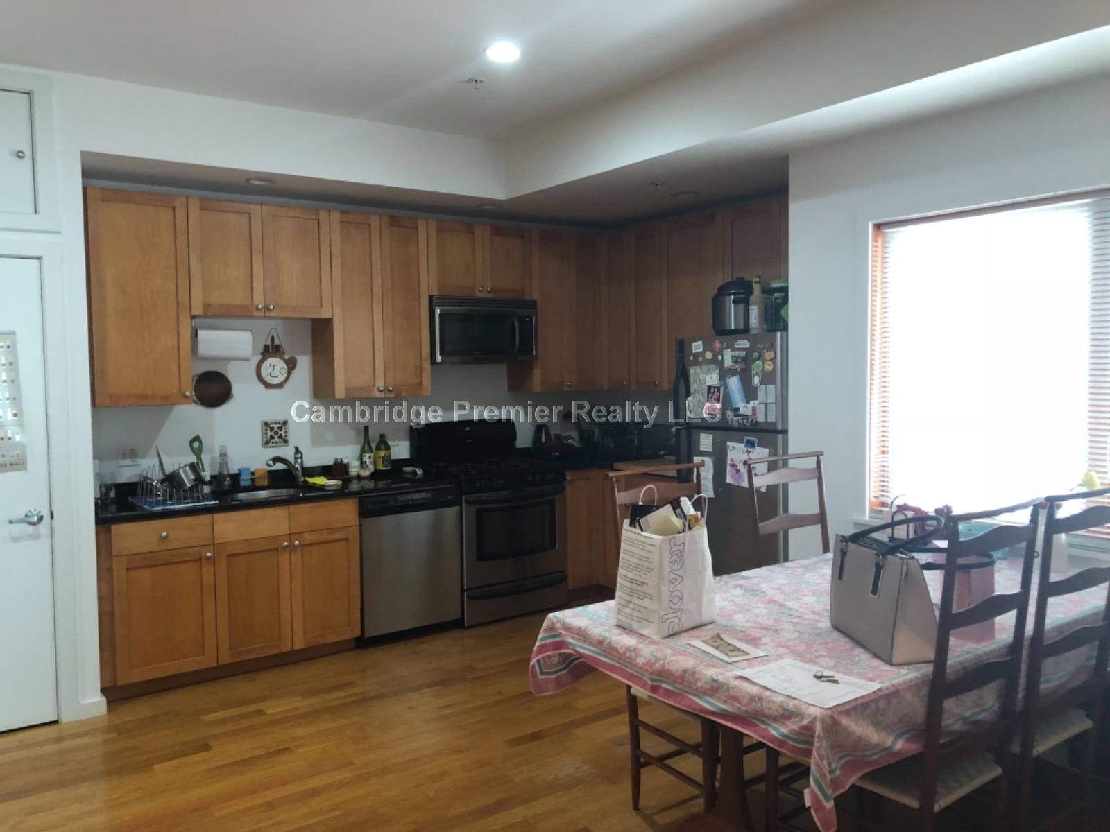 https://ygl-photos.s3.us-west-004.backblazeb2.com/8756W5b3bd9c0f30ed.jpg