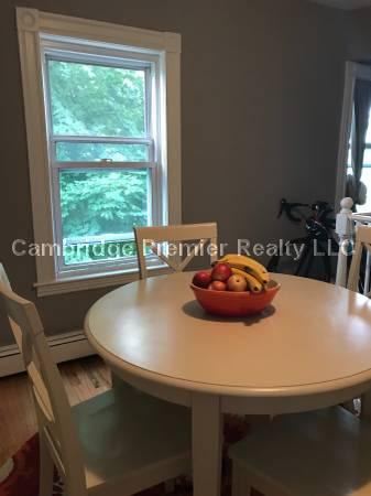 100 Bristol Rd, Medford