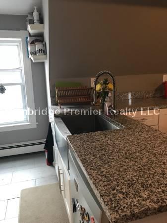 100 Bristol Rd, Medford