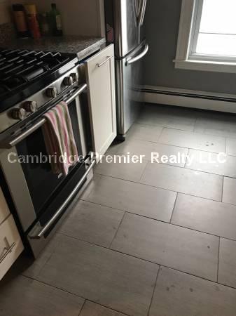 100 Bristol Rd, Medford