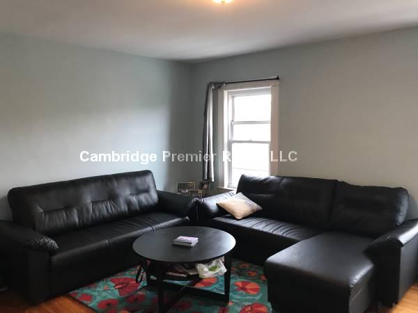 100 Bristol Rd, Medford