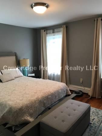 100 Bristol Rd, Medford