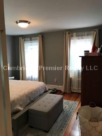 100 Bristol Rd, Medford