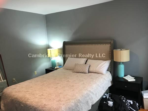 100 Bristol Rd, Medford