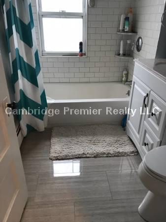 100 Bristol Rd, Medford