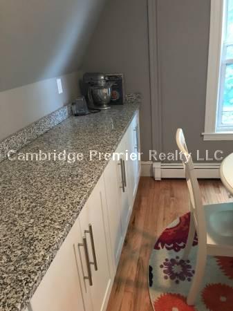 100 Bristol Rd, Medford