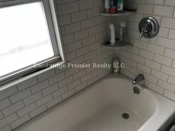 100 Bristol Rd, Medford