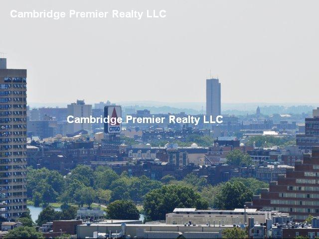 812 Memorial Dr, Central Square