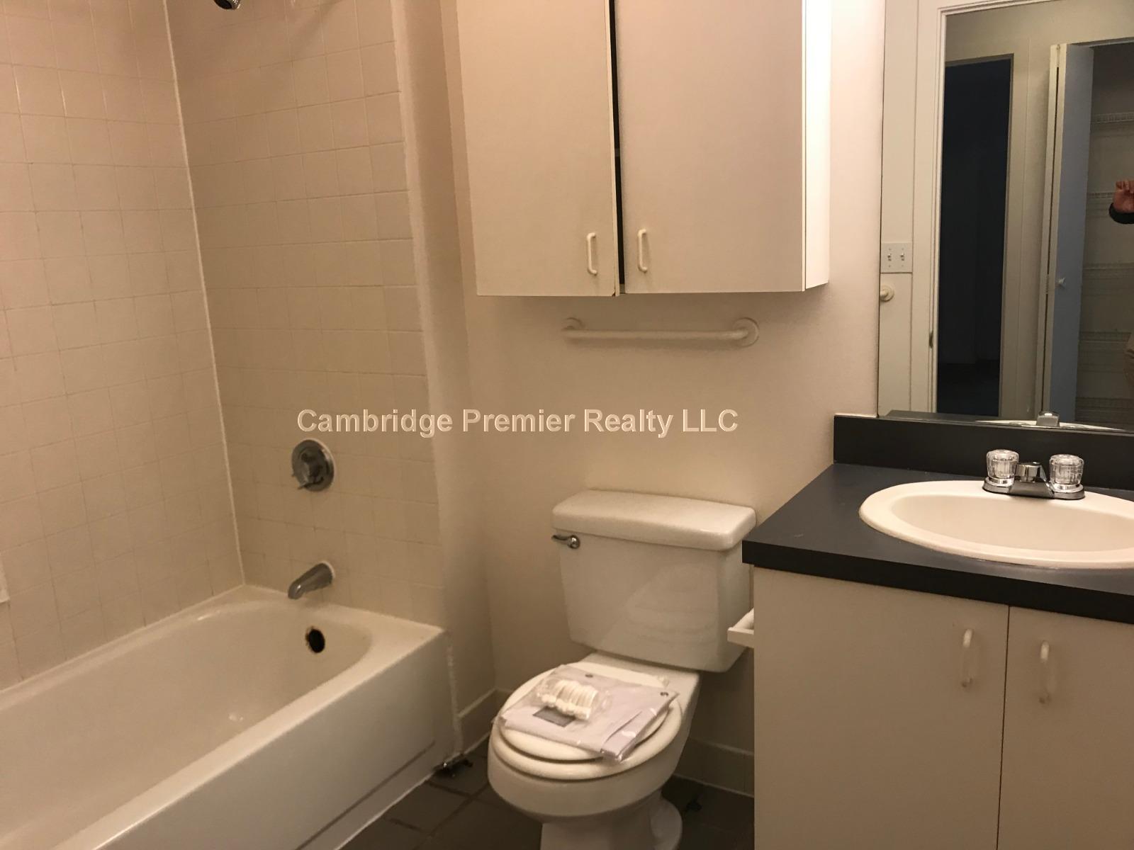 218 Thorndike St, East Cambridge