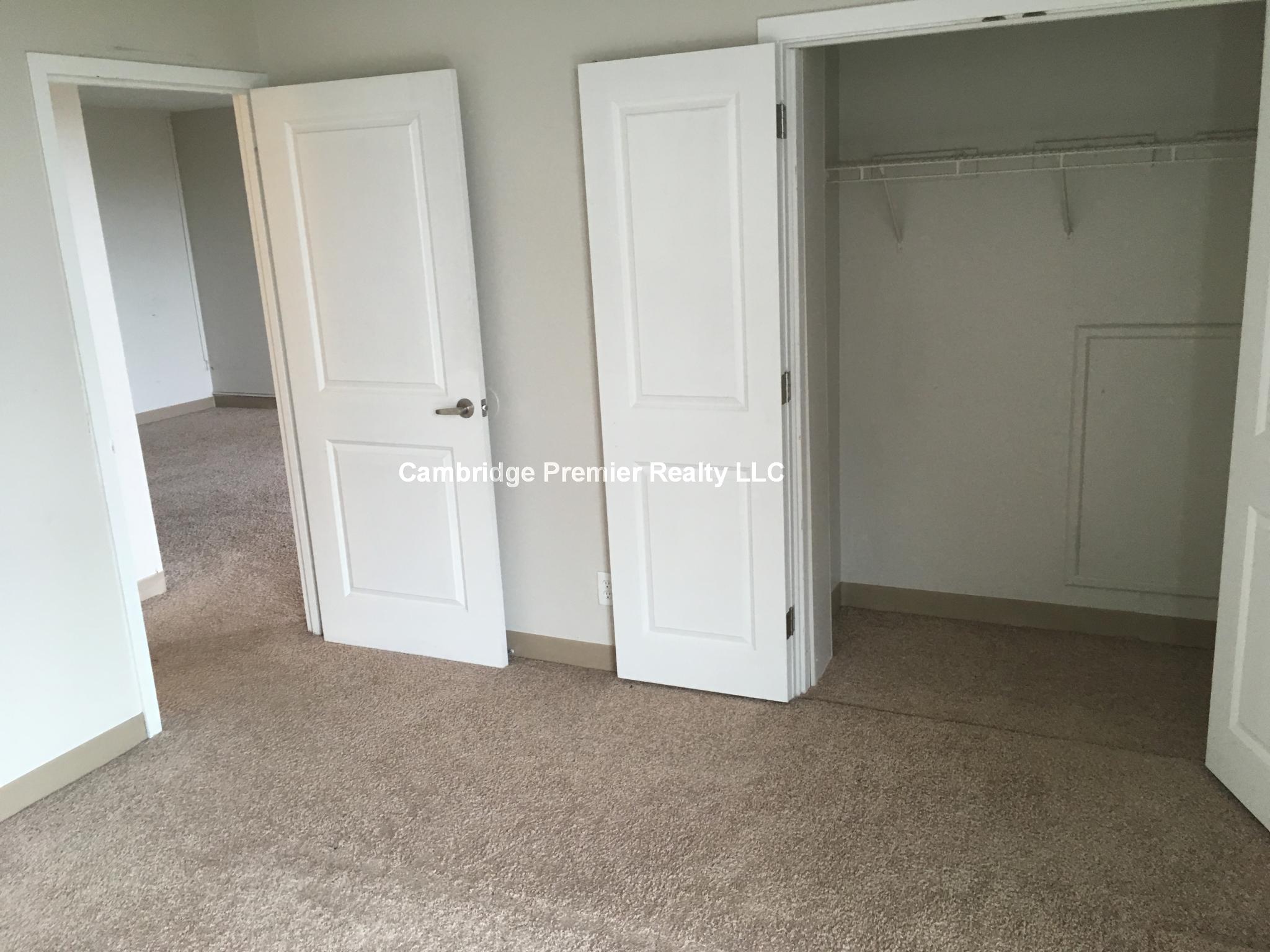 812 Memorial Dr, Central Square