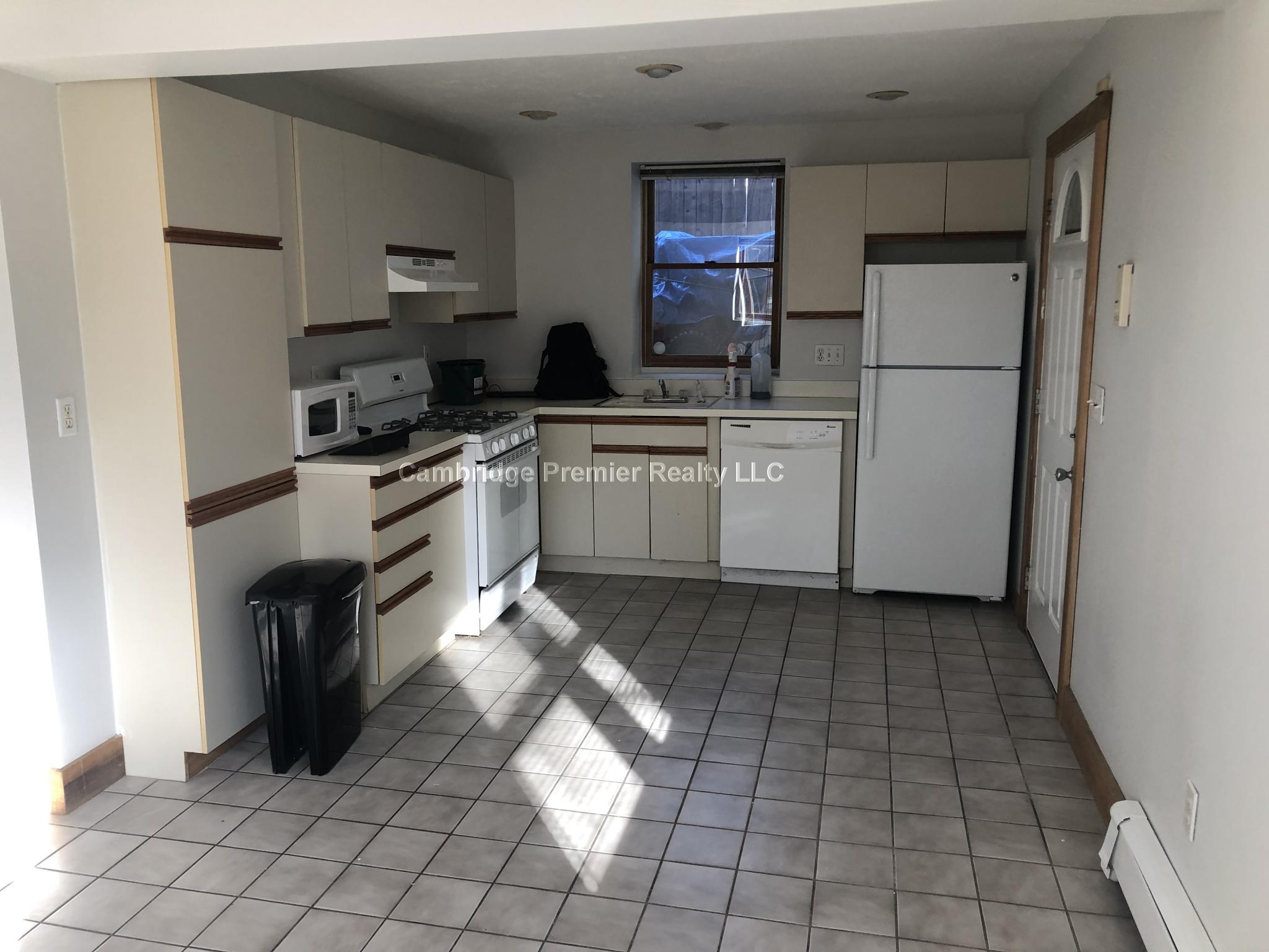 5 Baldwin Street Ct, Mid-Cambridge