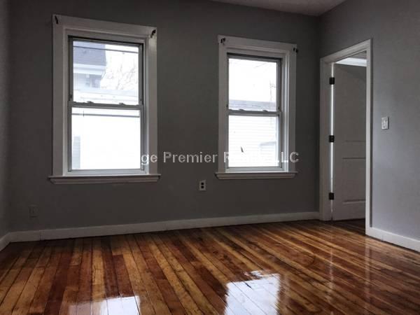 48 Fellsway, East Somerville