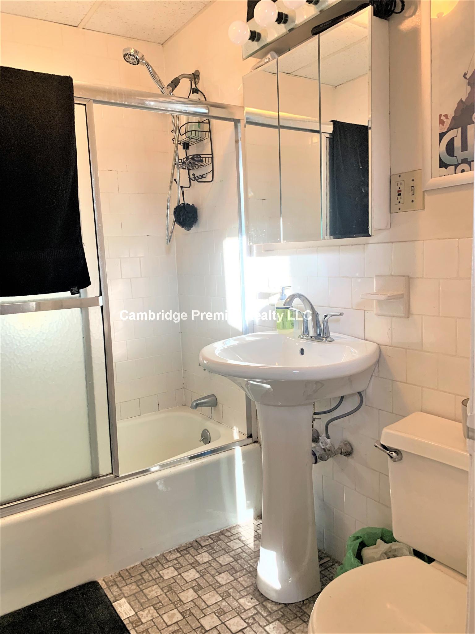 53 Market St, Cambridgeport