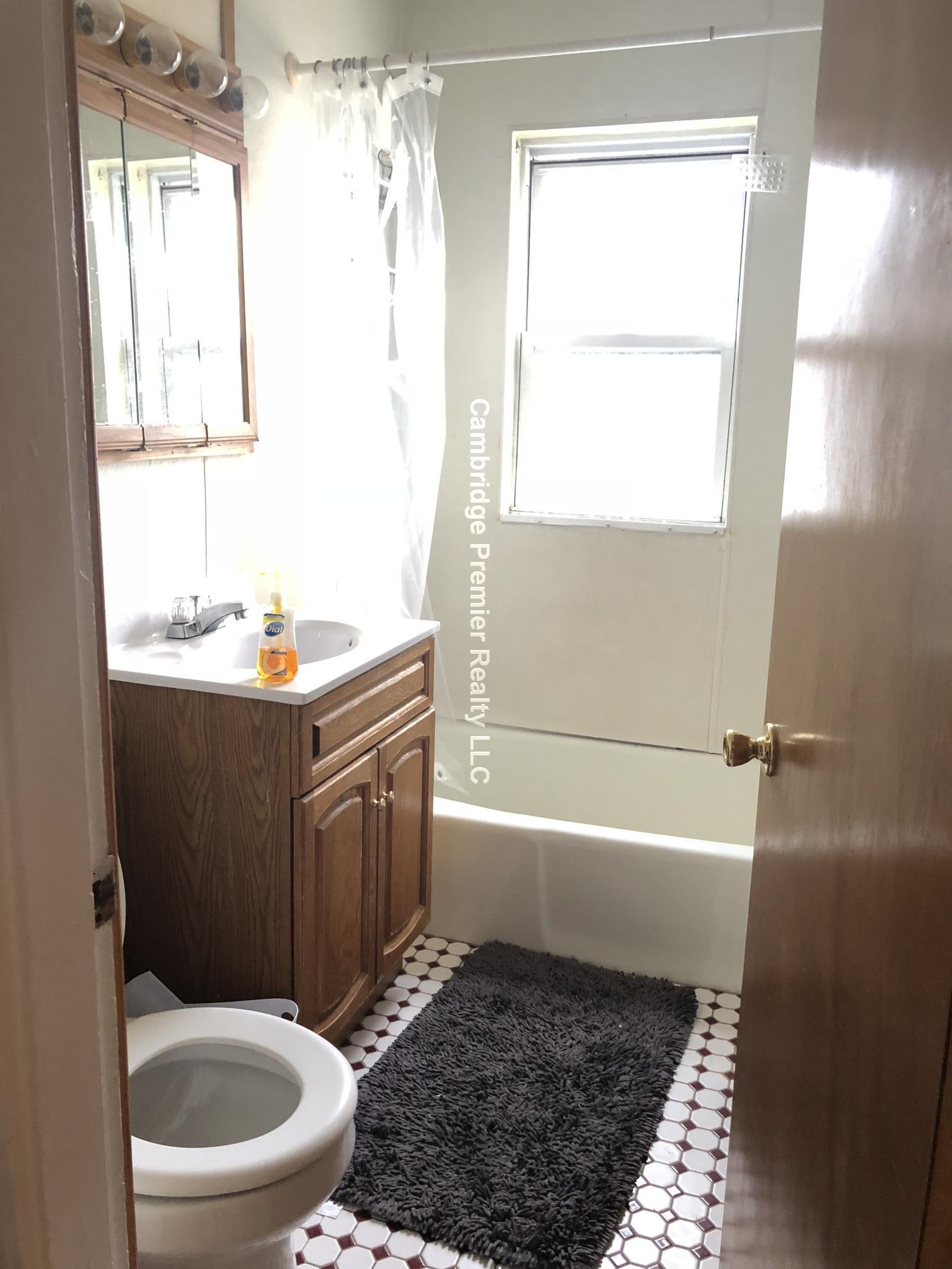 56 Derby St, Somerville