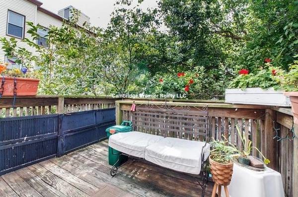 74 Spring St, East Cambridge