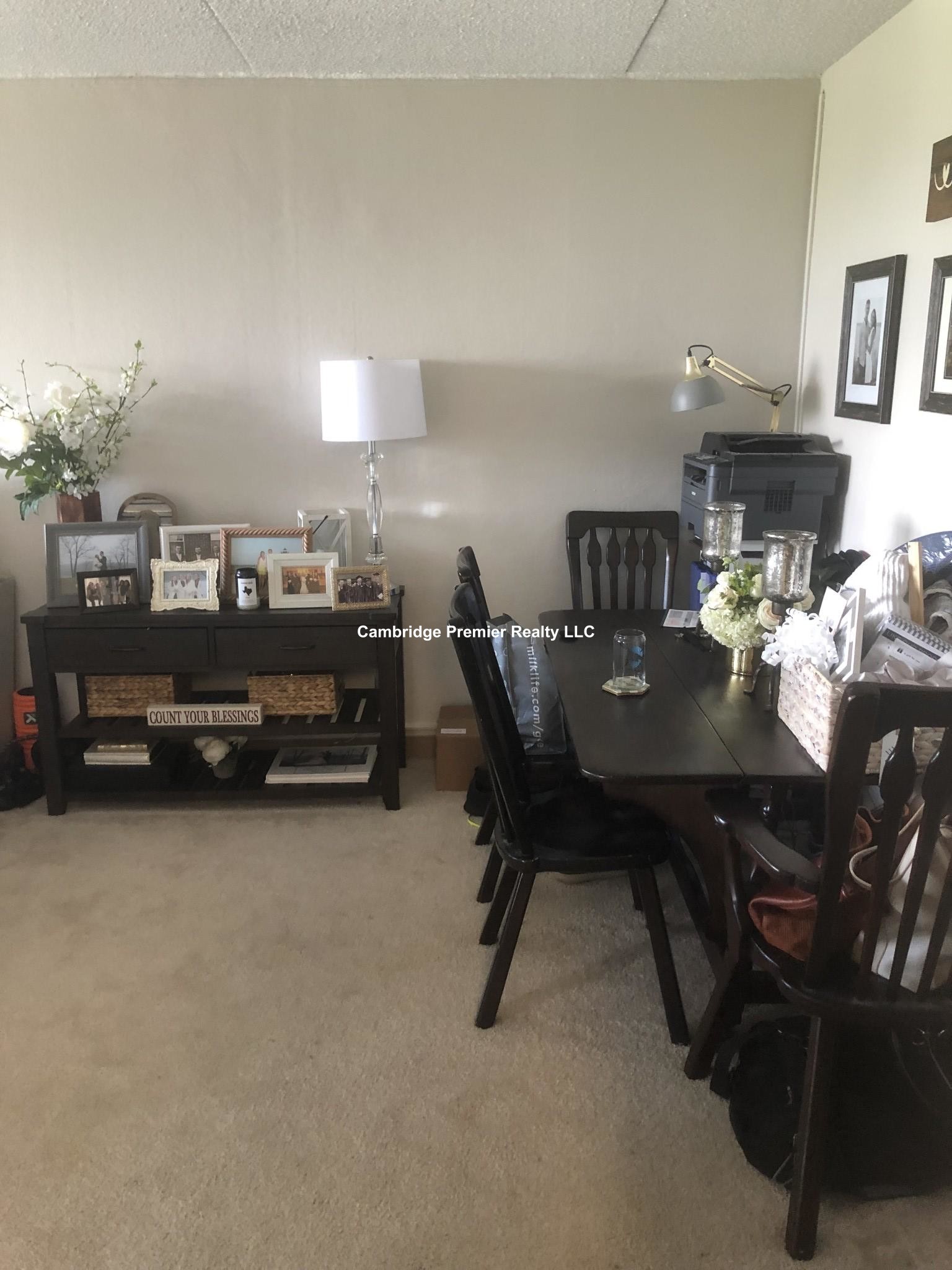 812 Memorial Dr, Central Square