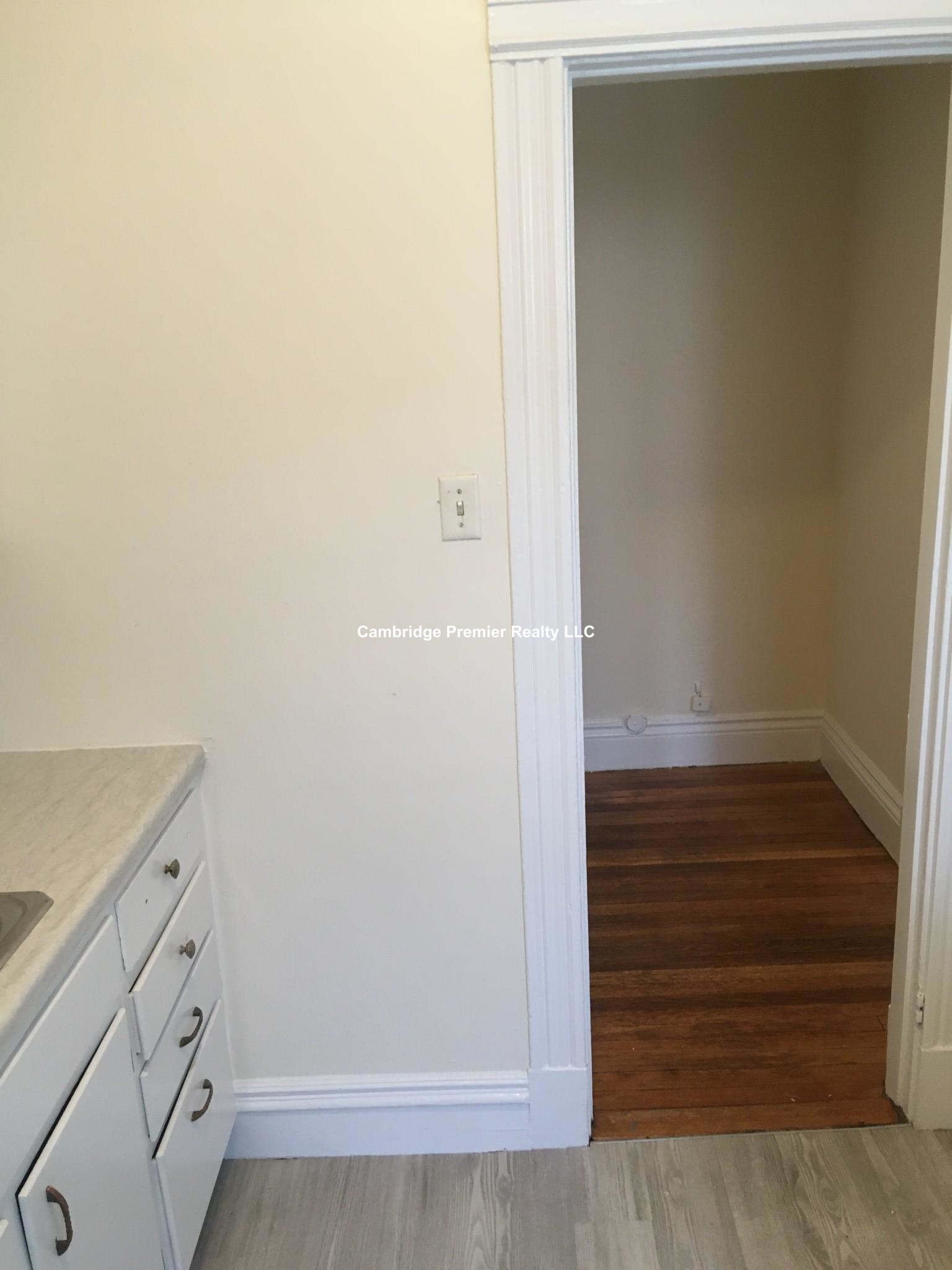 https://ygl-photos.s3.us-west-004.backblazeb2.com/8756W5da8c87abaf3a.jpg
