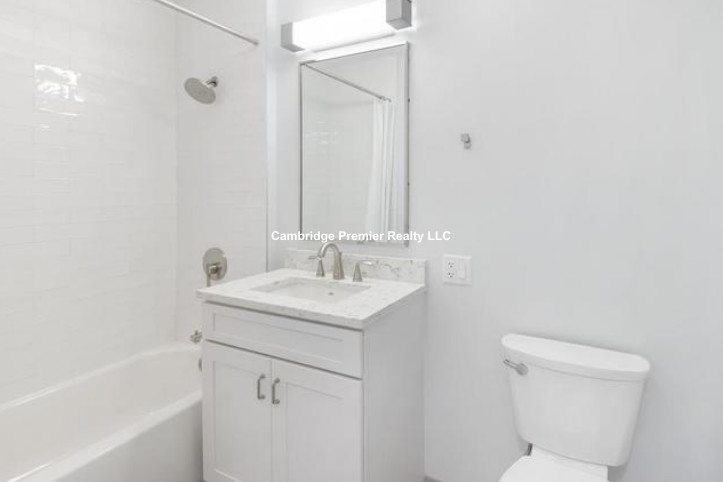 22 Magazine St, Cambridgeport