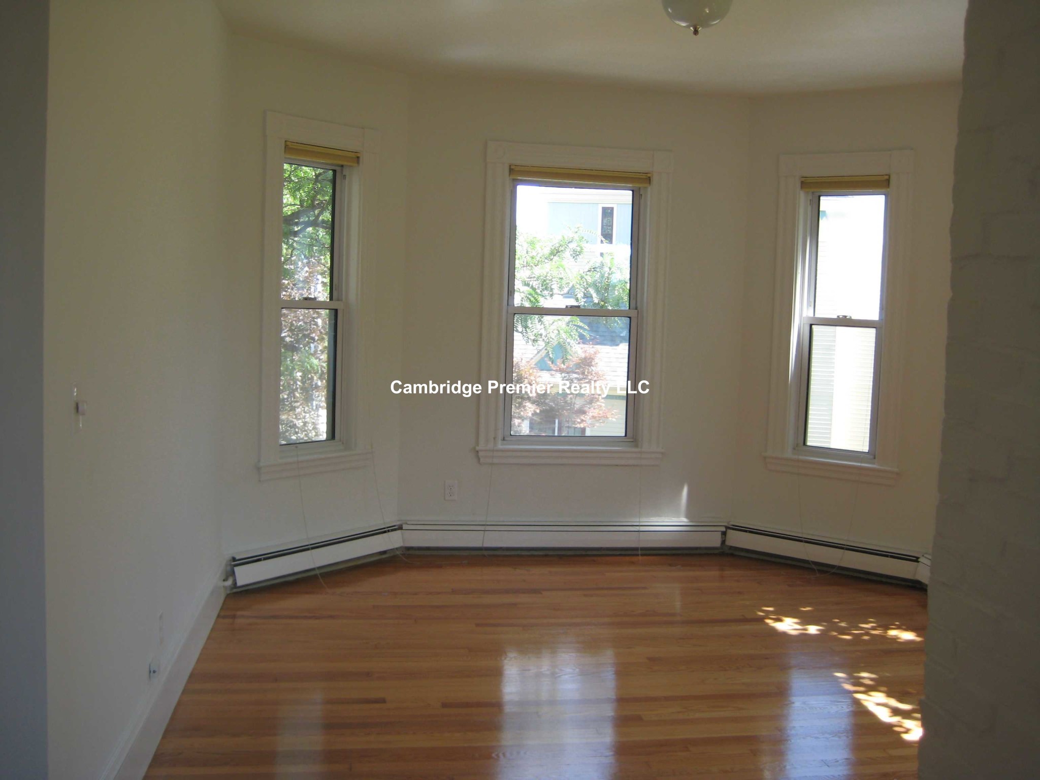 71 Putnam Ave, Riverside