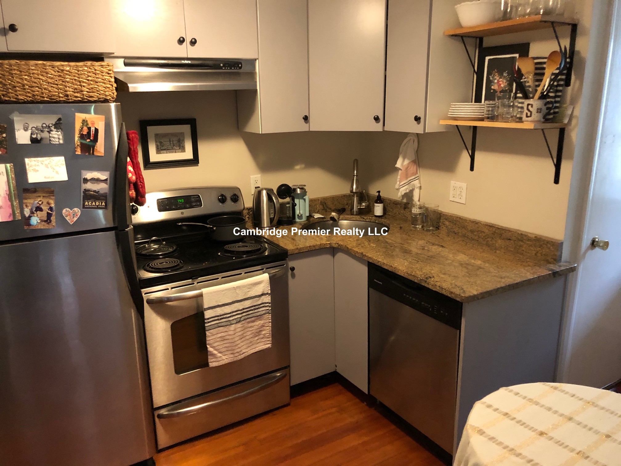 97 College Ave, Powder House Square