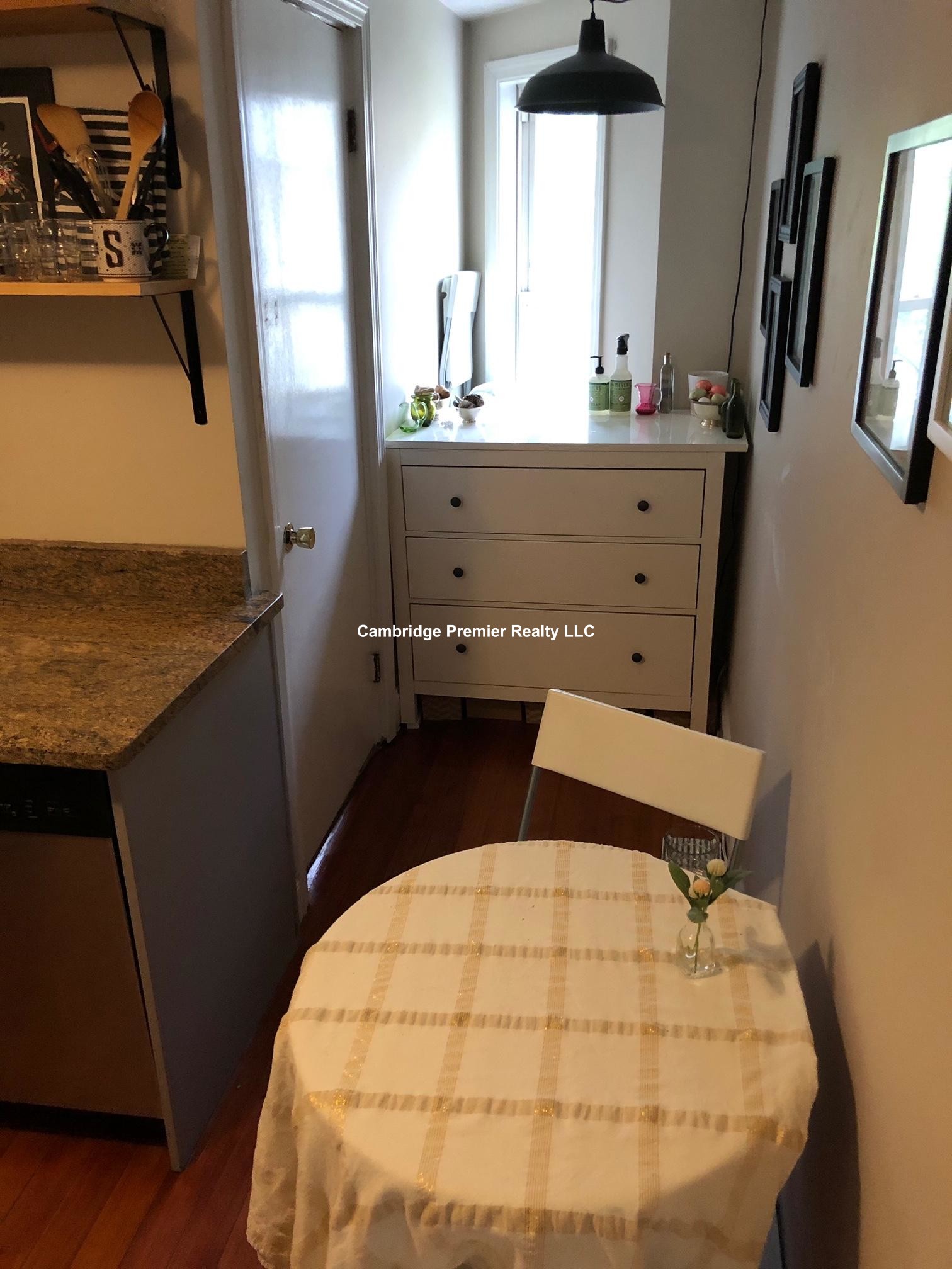 97 College Ave, Powder House Square