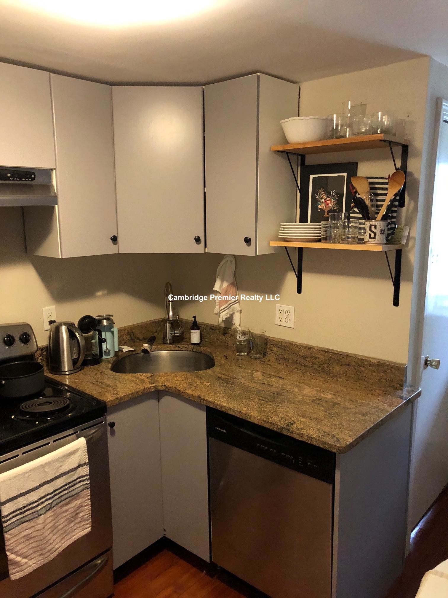 97 College Ave, Powder House Square