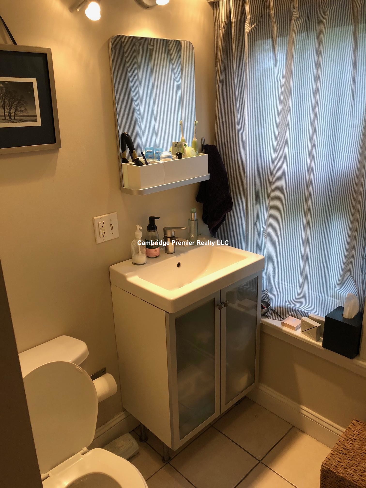 97 College Ave, Powder House Square