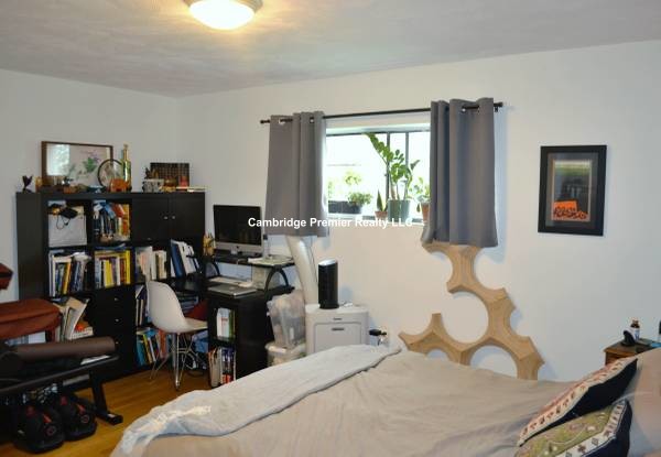 1643 Cambridge St, Mid Cambridge