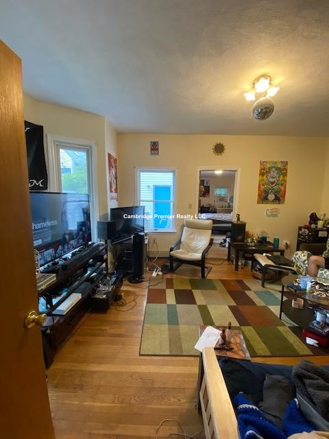 15 Pleasant Pl, Central Square