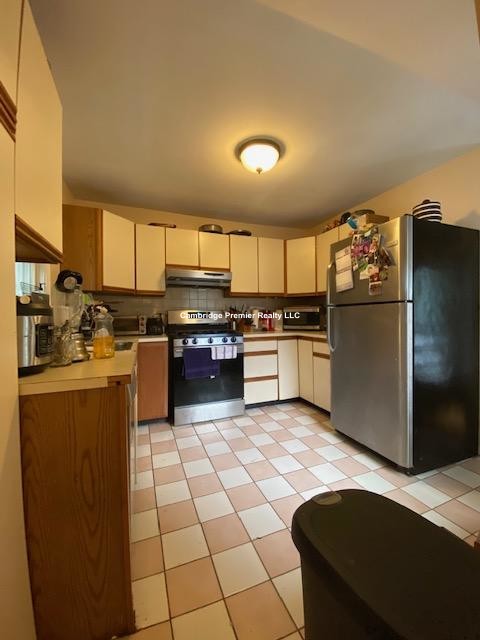 15 Pleasant Pl, Central Square