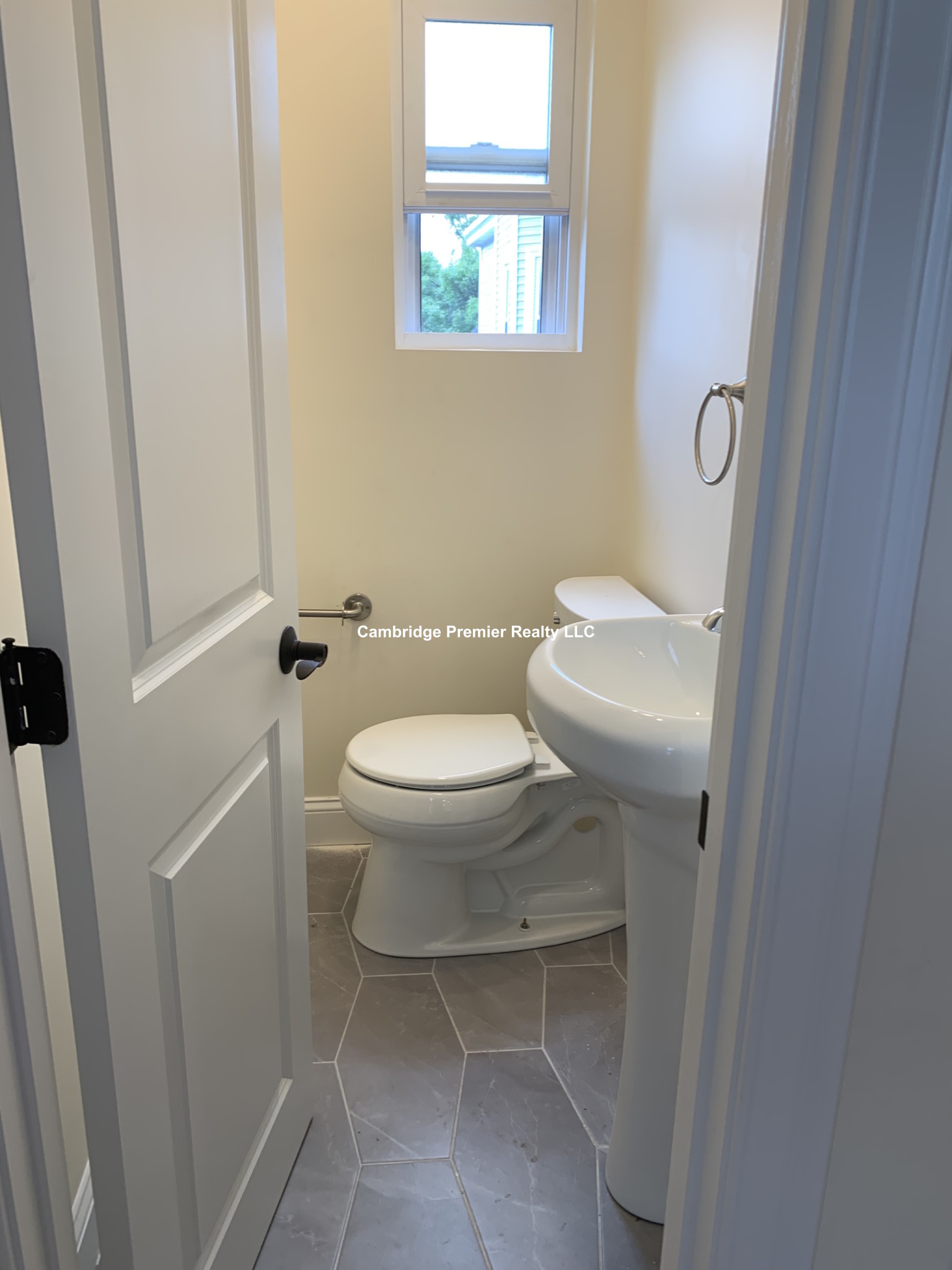 28 Cherry St, Porter Square