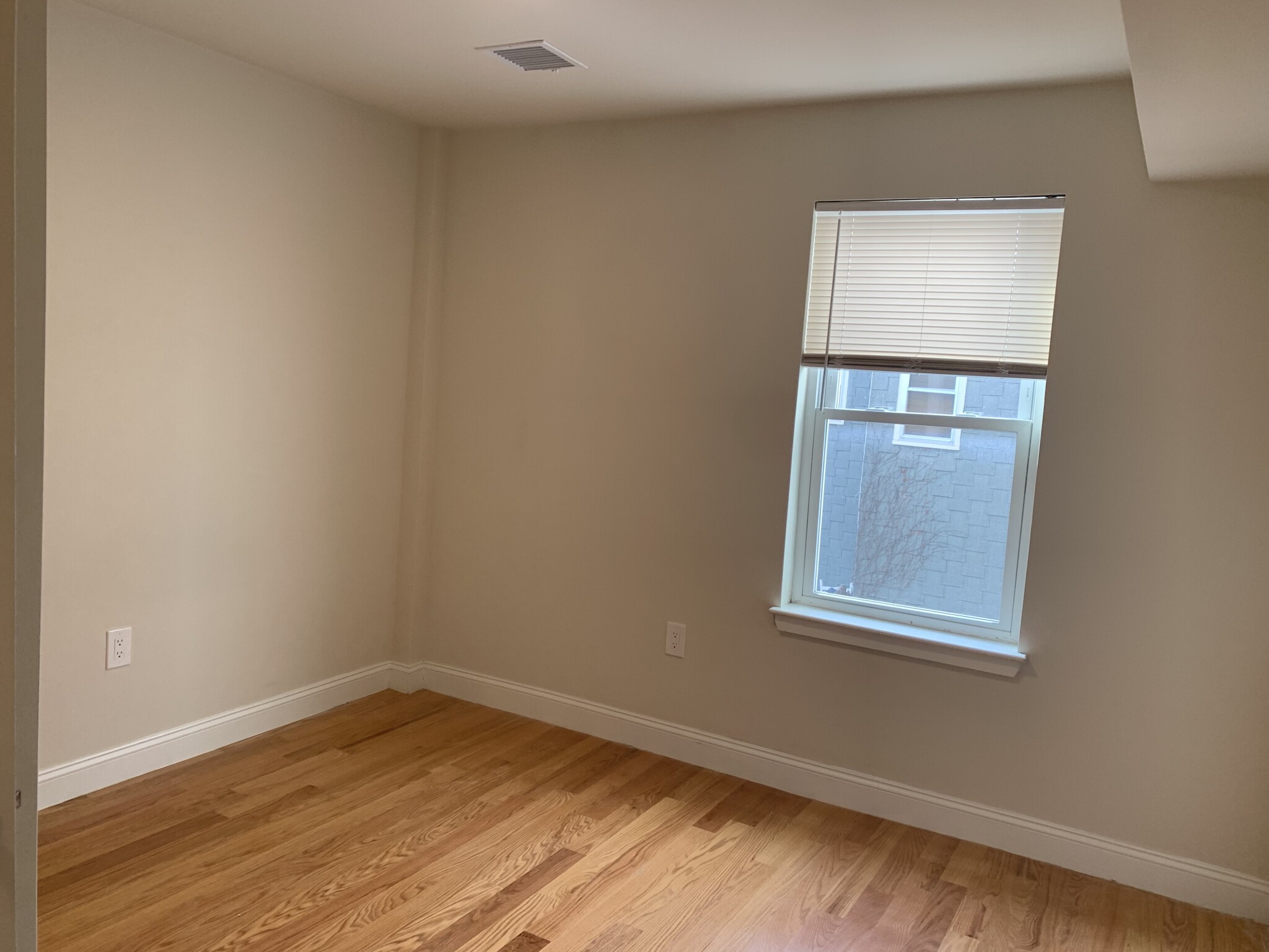 9 8th St, East Cambridge