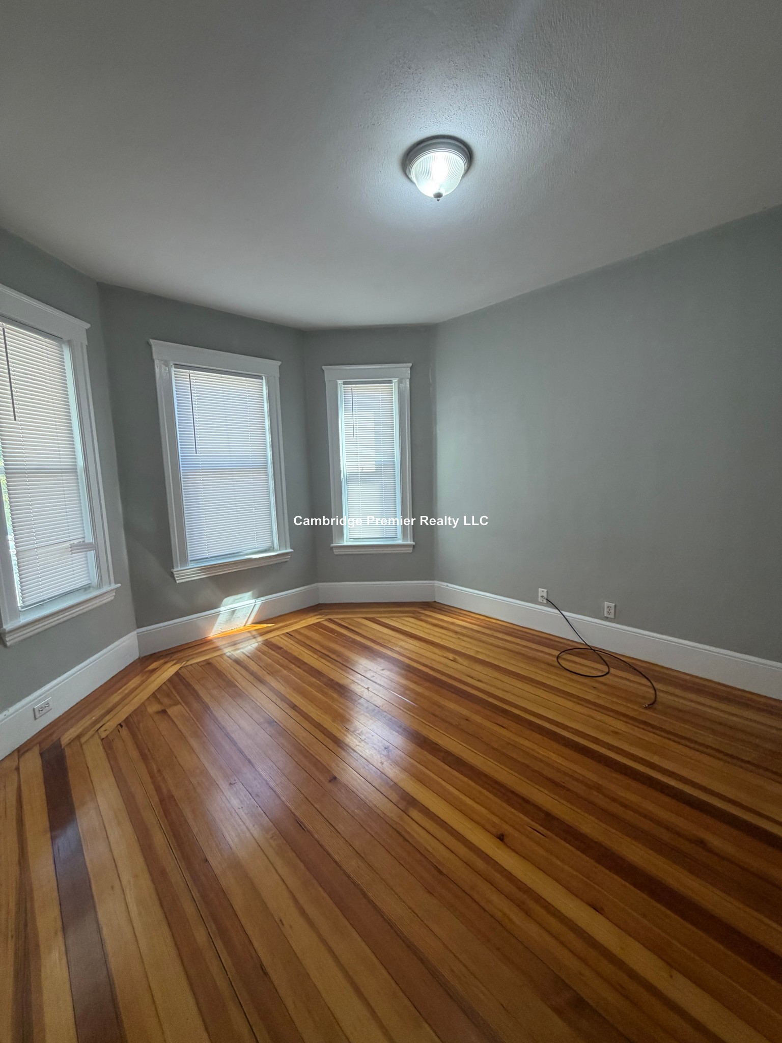 Photos of apartment on Waldo Ave.,Somerville MA 02143